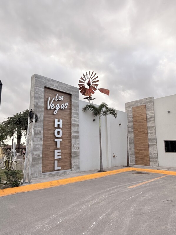 Front of property - Hotel las Vegas (Matamoros)