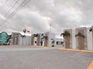 Front of property - Hotel las Vegas (Heroica Matamoros)