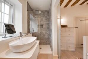 Hair dryer, towels - 2 Bed in Little Walsingham (oc-2237) (Little Walsingham)
