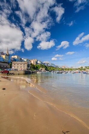 Beach - 2 Bed in Penally (oc-pw9077) (Penally)