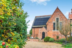 Exterior - 3 Bed in Wrangle (oc-b33418) (Old Leake)