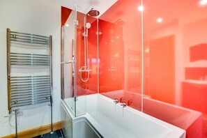 Hair dryer, towels - 3 Bed in Rhayader (oc-386510) (Nantmel)