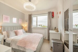 3 bedrooms, iron/ironing board, free WiFi, bed sheets - 3 Bed in Pentlepoir (oc-a33527) (Saundersfoot)