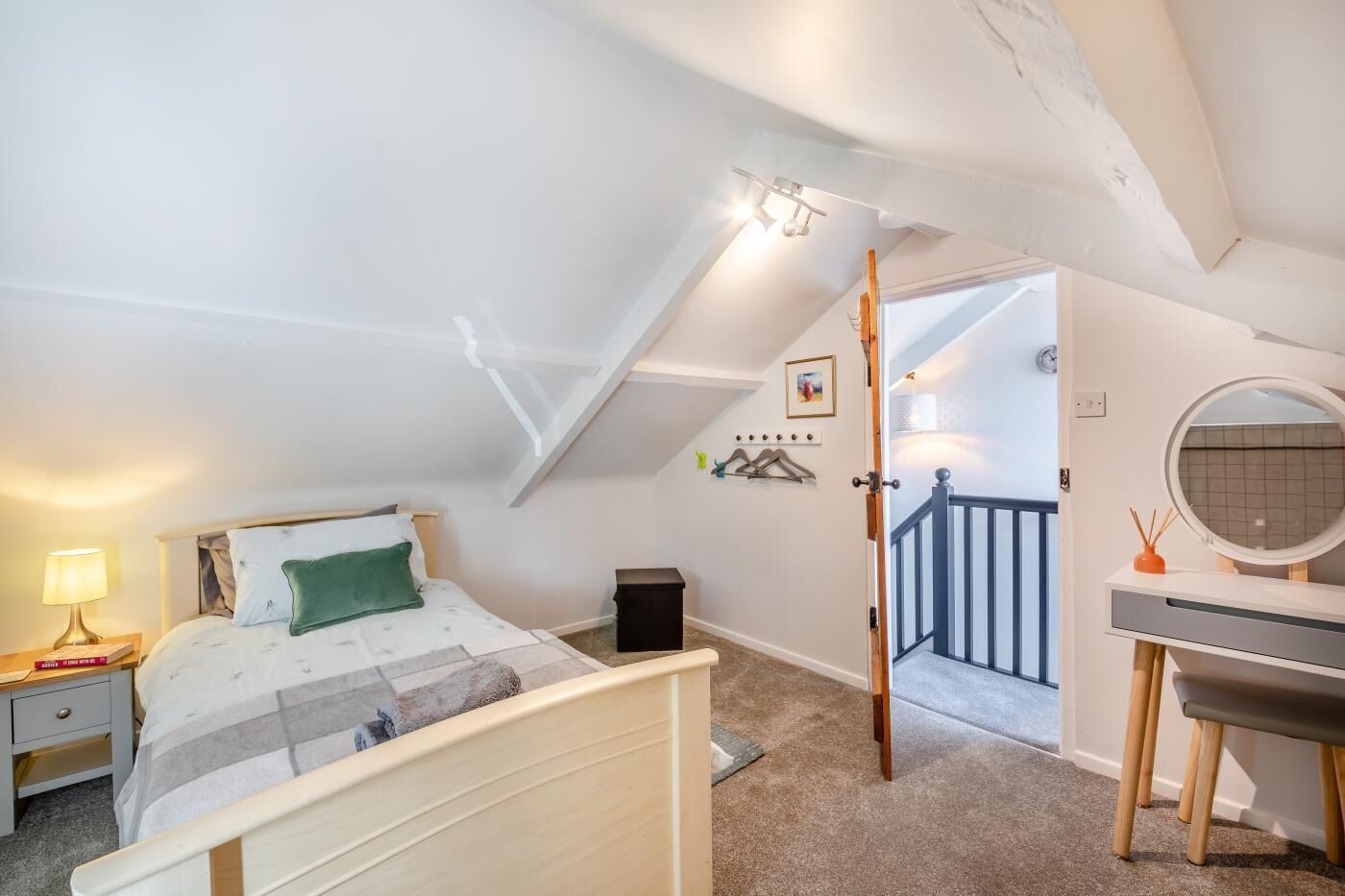 Ferros/tábuas de passar roupa, Wi-Fi de cortesia, roupa de cama