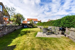 Outdoor dining - 2 Bed in North Sunderland (oc-nb1953) (North Sunderland)