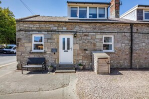 Exterior - 2 Bed in North Sunderland (oc-nb1953) (North Sunderland)