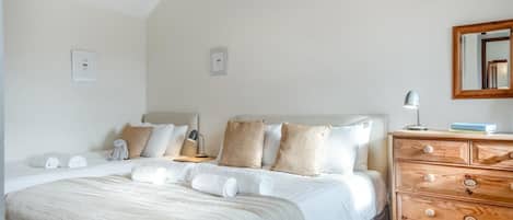 1 bedroom, iron/ironing board, bed sheets