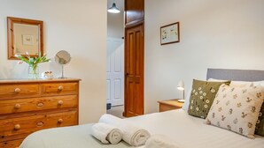 3 bedrooms, iron/ironing board, bed sheets - 3 Bed in Whitwell (oc-h33498) (Whitwell)