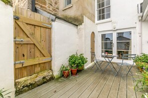 Outdoor dining - 1 Bed in Penzance (oc-chapst) (Penzance)
