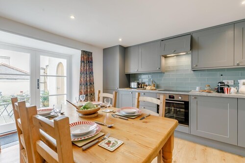 1 Bed in Penzance (oc-chapst)