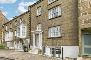 Exterior - 1 Bed in Penzance (oc-chapst) (Penzance)