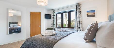 Fer et planche à repasser, Wi-Fi gratuit, draps fournis