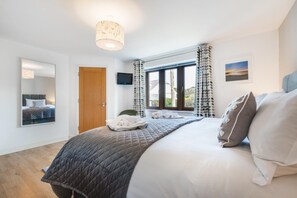 Iron/ironing board, travel cot, free WiFi, bed sheets - 2 Bed in Praa Sands (oc-10clip) (Praa Sands)