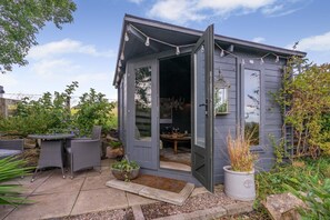 Outdoor dining - 2 Bed in Ladybank (oc-n33092) (Letham)