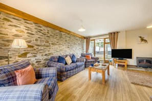 TV - 4 Bed in Builth Wells (oc-39473) (Cilmery)