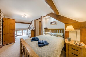 Iron/ironing board, free WiFi, bed sheets - 4 Bed in Builth Wells (oc-39473) (Cilmery)