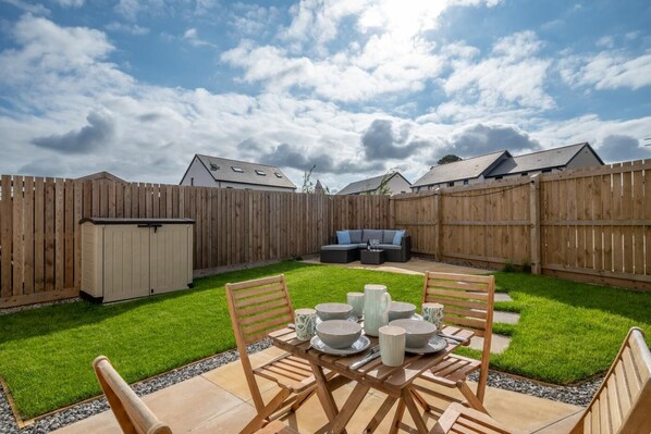 Outdoor dining - 2 Bed in St. Eval (oc-boaths) (Saint Eval)