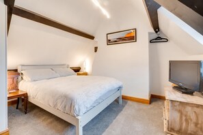 Iron/ironing board, free WiFi, bed sheets - 1 Bed in Whitby (oc-w1025) (Whitby)