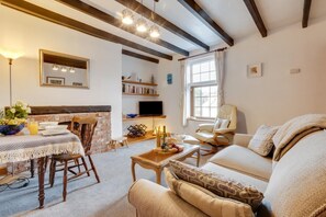 TV - 1 Bed in Whitby (oc-w1025) (Whitby)