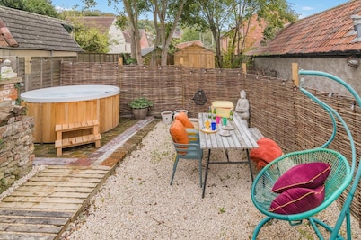 3 Bed in Wotton-under-Edge (oc-l33488)
