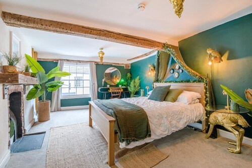 3 Bed in Wotton-under-Edge (oc-l33488)