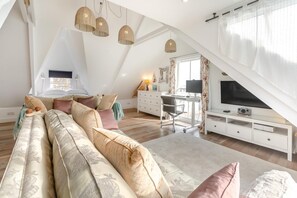 Iron/ironing board, travel cot, free WiFi, bed sheets - 4 Bed in St. Ives (oc-t33609) (St Ives)