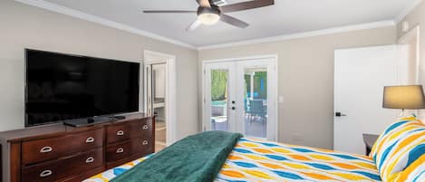 3 bedrooms, desk, iron/ironing board, free WiFi