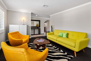 Smart TV, fireplace - Haus of Tranquility - Desert Pool Retreat (Palm Springs)