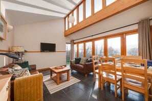 TV - 2 Bed in Dolgellau (oc-bow284) (Blaenau Ffestiniog)