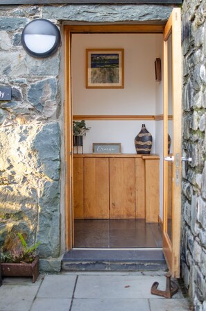 Exterior detail - 2 Bed in Dolgellau (oc-bow284) (Blaenau Ffestiniog)