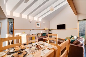 Dining - 2 Bed in Dolgellau (oc-bow284) (Blaenau Ffestiniog)