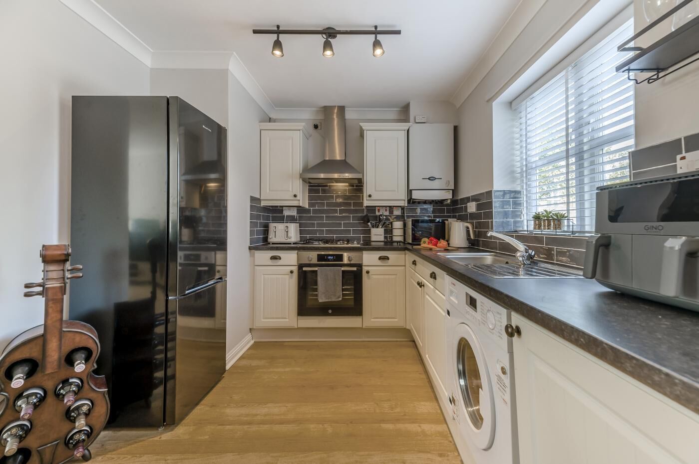 Ofen, Geschirrspüler, Kochgeschirr/Geschirr/Besteck