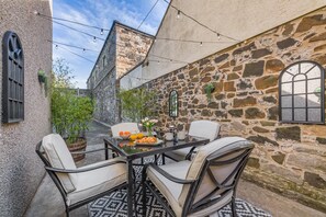 Outdoor dining - 2 Bed in Alnwick (oc-e33447) (Embleton)
