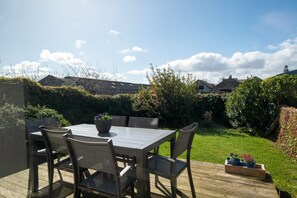 Outdoor dining - 3 Bed in Beadnell (oc-566714) (Swinhoe)