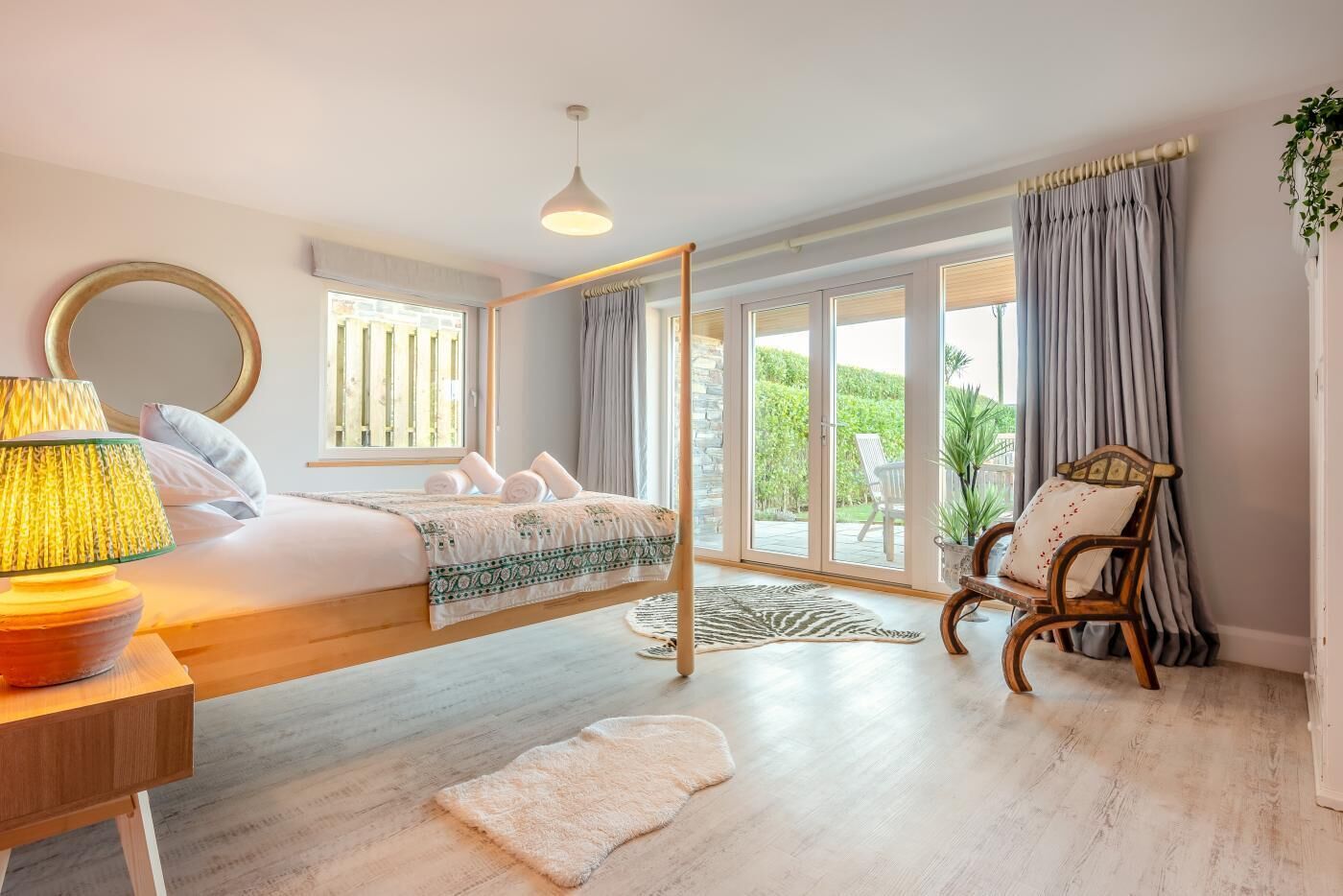 Ferros/tábuas de passar roupa, Wi-Fi de cortesia, roupa de cama