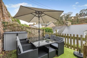 Outdoor dining - 4 Bed in Brixham (oc-h33642) (Brixham)
