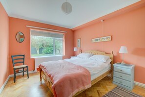 Silitysrauta/-lauta, ilmainen Wi-Fi, vuodevaatteet