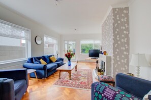 TV - 3 Bed in Porthcawl (oc-514780) (Porthcawl)