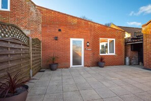 Exterior - 1 Bed in Chedgrave (oc-2250) (Chedgrave)