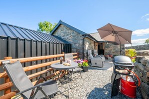Outdoor dining - 1 Bed in Trawsfynydd (oc-107501) (Trawsfynydd)