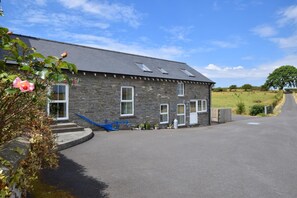 Exterior - 3 Bed in Aberystwyth (oc-76692) (Llanilar)