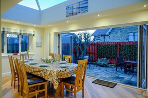 Dining - 4 Bed in North Sunderland (oc-gd1890) (North Sunderland)