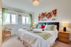 Iron/ironing board, free WiFi, bed sheets - 4 Bed in North Sunderland (oc-gd1890) (North Sunderland)