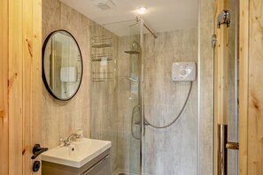 Hair dryer, towels - 2 Bed in Aberystwyth (oc-99869) (Pontarfynach)