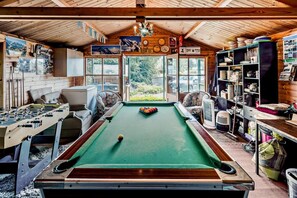 Game room - 2 Bed in Aberystwyth (oc-99869) (Pontarfynach)