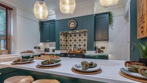 Dining - 2 Bed in Holmfirth (oc-f33379) (Holmfirth)