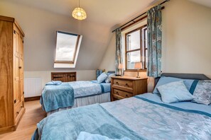 2 slaapkamers, een strijkplank/strijkijzer, reisbedje, gratis wifi
