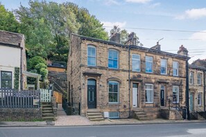 Exterior - 1 Bed in Holmfirth (oc-c33380) (Holmfirth)