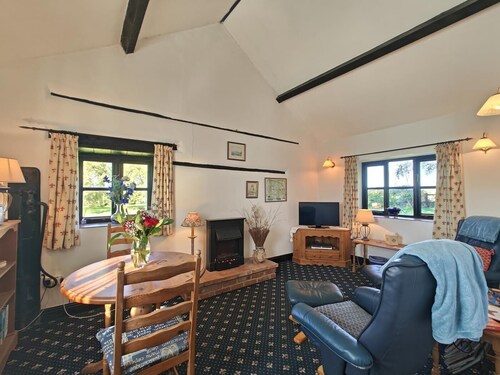 1 Bed in Yaxham (oc-w33631)