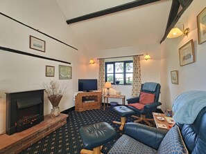 TV - 1 Bed in Yaxham (oc-w33631) (Mattishall)